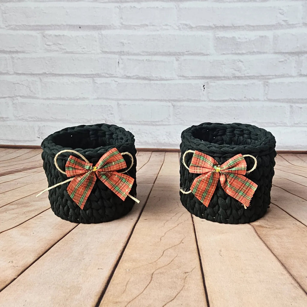 Kit Porta Panetone de Crochê Preto com laço Vermelho