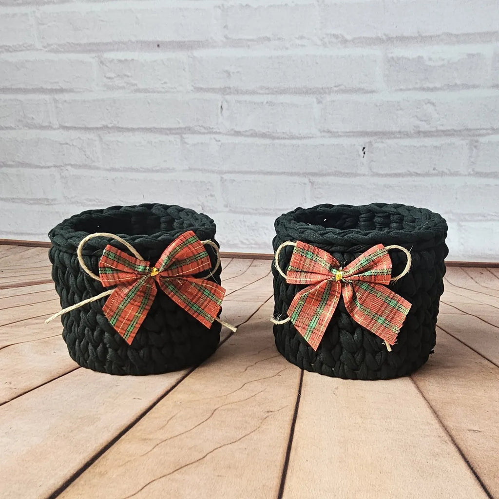 Kit Porta Panetone de Crochê Preto com laço Vermelho