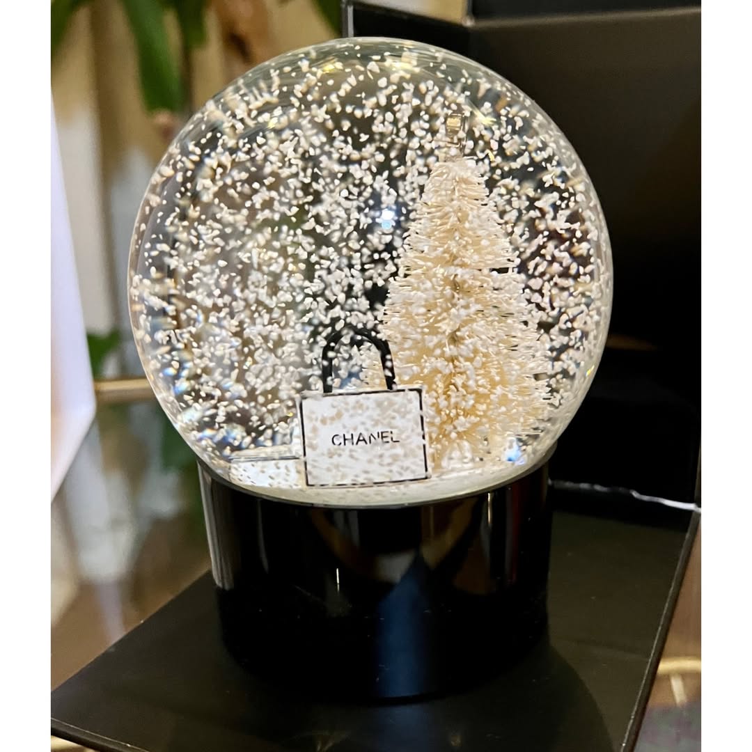 Globo de Neve de Natal CHANEL - Único EXCLUSIVO